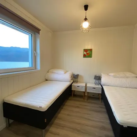 Waterfront Senja 2 Apartment Torsken