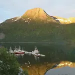 Διαμέρισμα Waterfront Senja 2 *